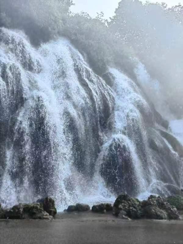 逃离春雨下的房子